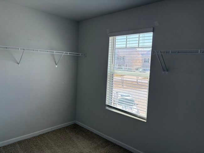 Building Photo - 407 Lakemont Dr