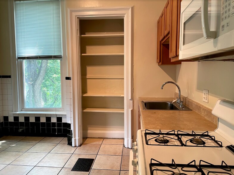Building Photo - 2618 Eden Ave