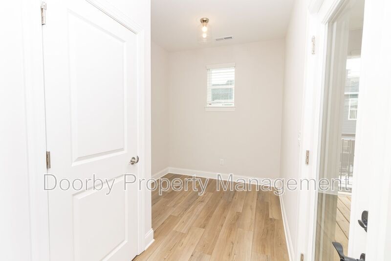 Building Photo - 760 Bespoke Wy