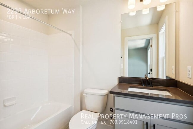 Building Photo - 2293 Arboretum Wy