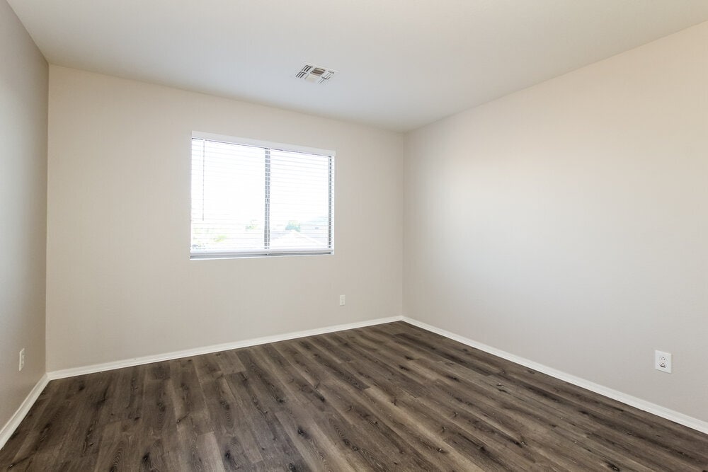 Building Photo - 10945 E Clovis Ave