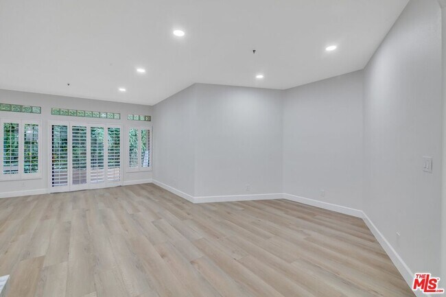 Building Photo - 4477 Woodman Ave