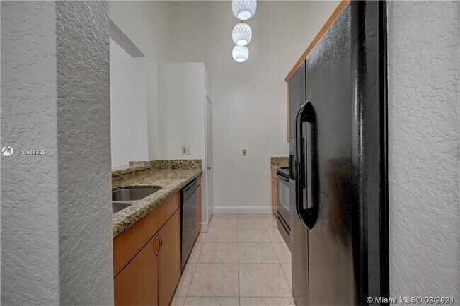 Building Photo - 2850 N Oakland Forest Dr