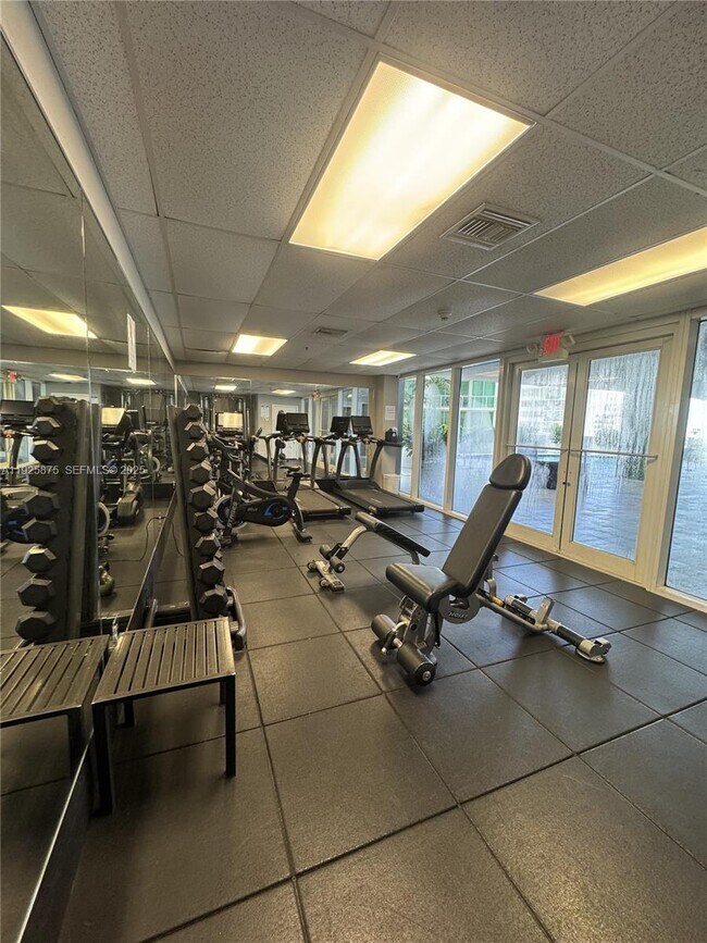 Building Photo - 170 SE 14th St