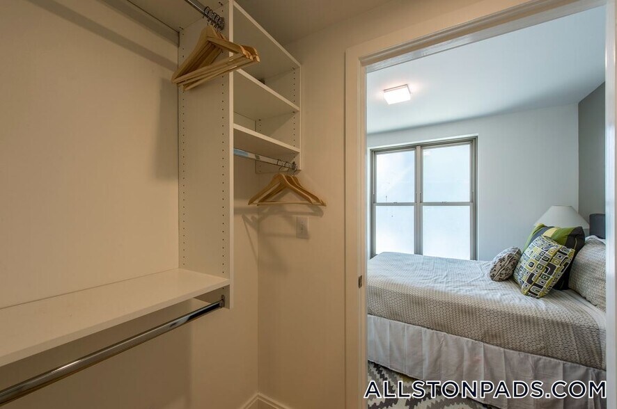 Building Photo - 40 Malvern St