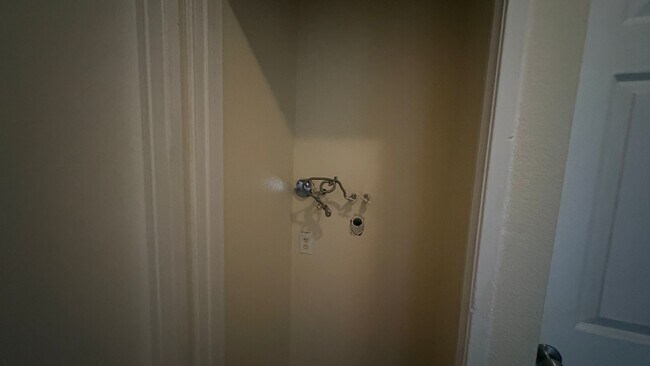 Building Photo - 1 Bd Apartment For Rent