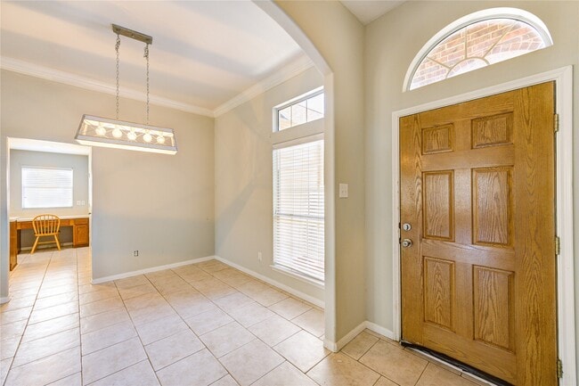 Building Photo - 9822 Memorial Crossing Dr