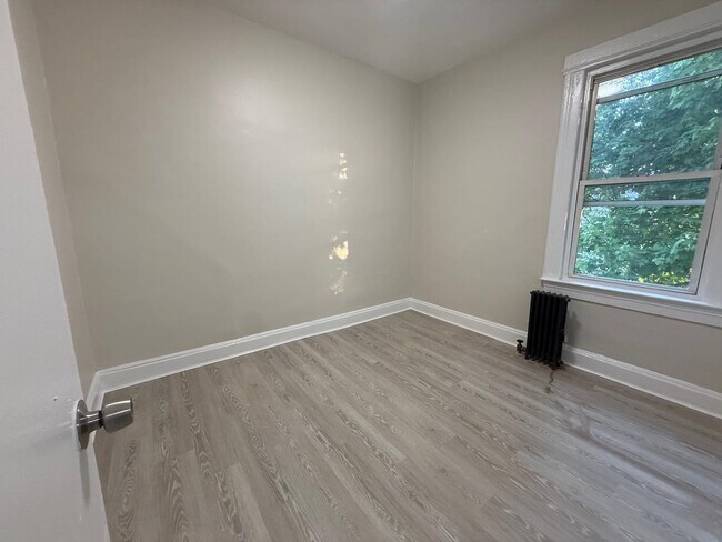 Building Photo - 221 Wilkinson Ave