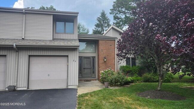 Building Photo - 26 White Swan Way