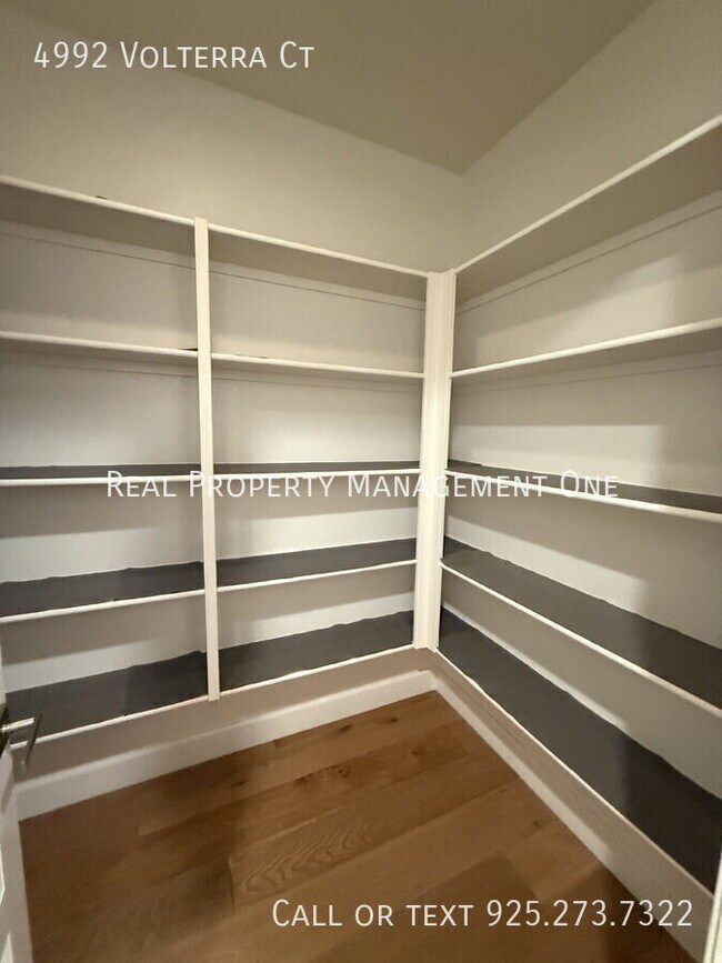 Building Photo - 4992 Volterra Ct