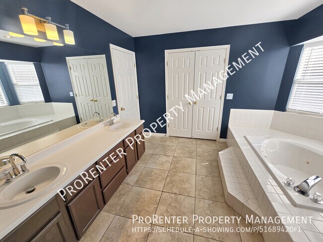 Building Photo - 2208 Kays Creek Dr