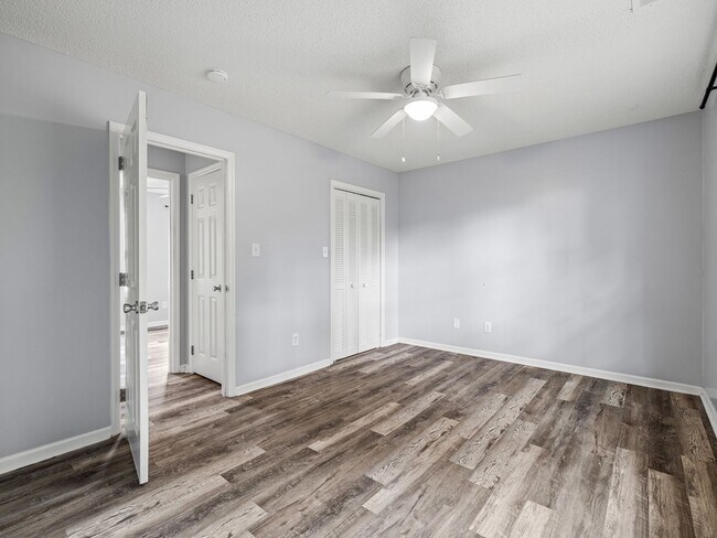 Building Photo - Charming 3 Bedroom Home!