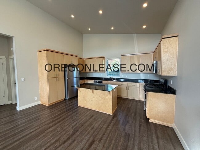 Building Photo - 3bed 2bath Cal Young Area home