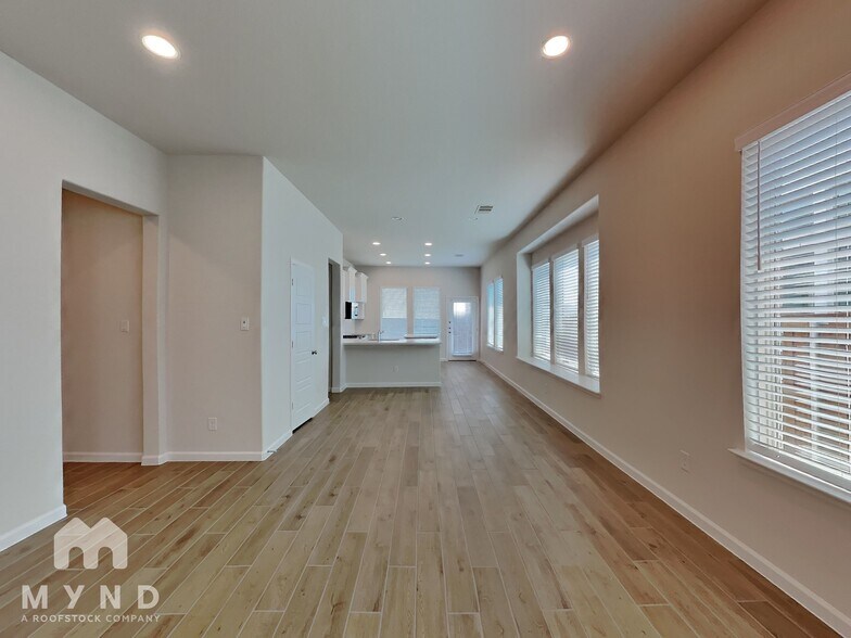 Building Photo - 3128 Cottontail Dr