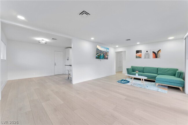 Building Photo - 105 Marigold Ln