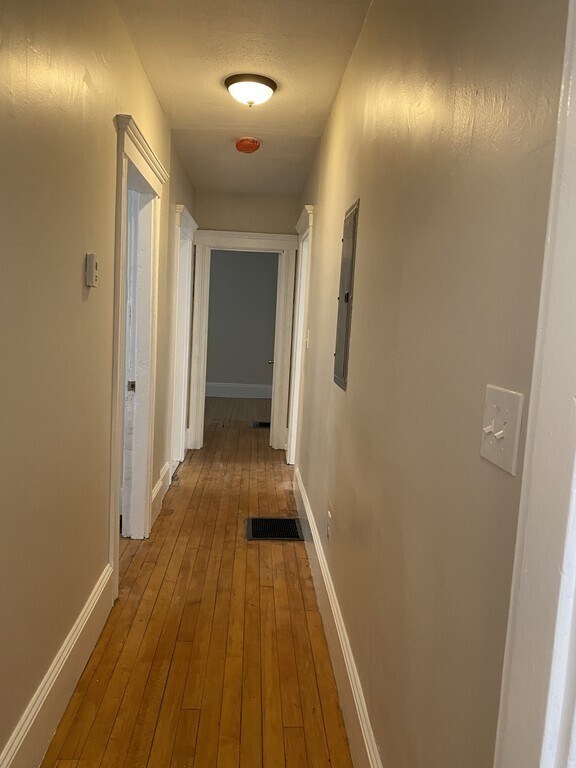 Building Photo - 85 Sheridan St