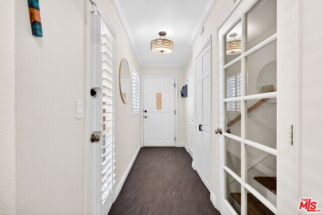 Building Photo - 6257 Bluebell Ave