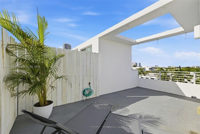 Building Photo - 421 Meridian Ave