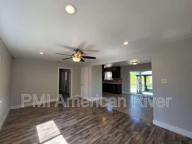 Building Photo - 2621 Cadjew Ave