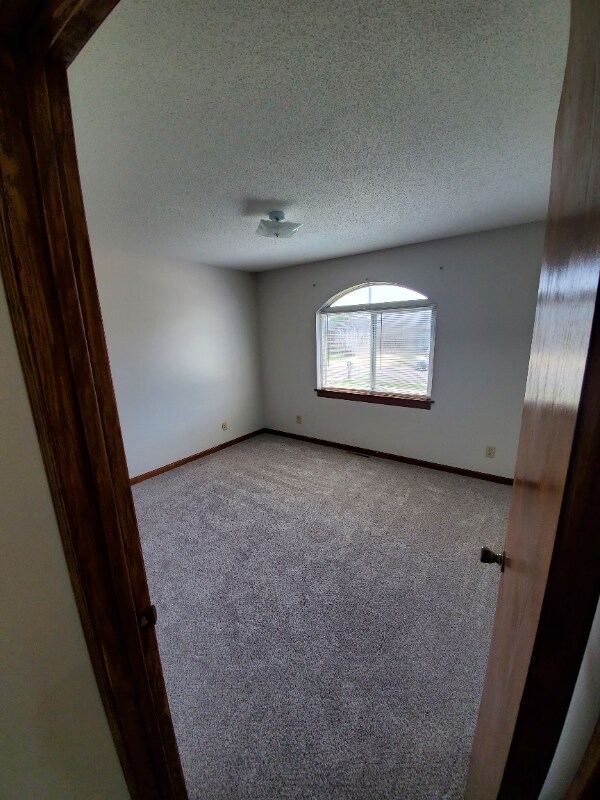 Building Photo - 276 W Pinehurst St