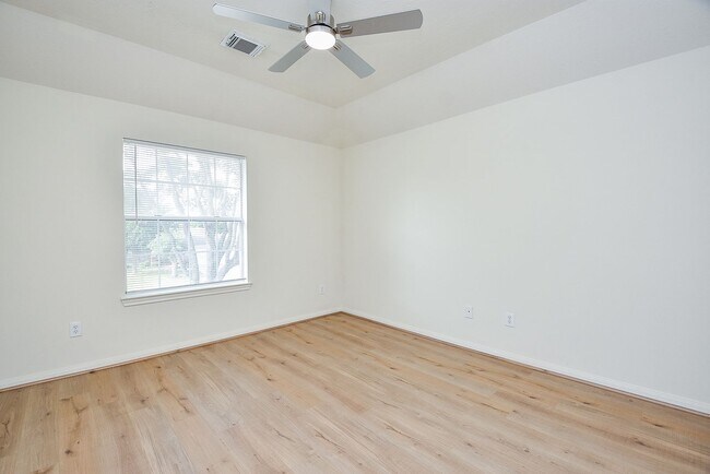 Building Photo - 15119 Newfield Bridge Ln