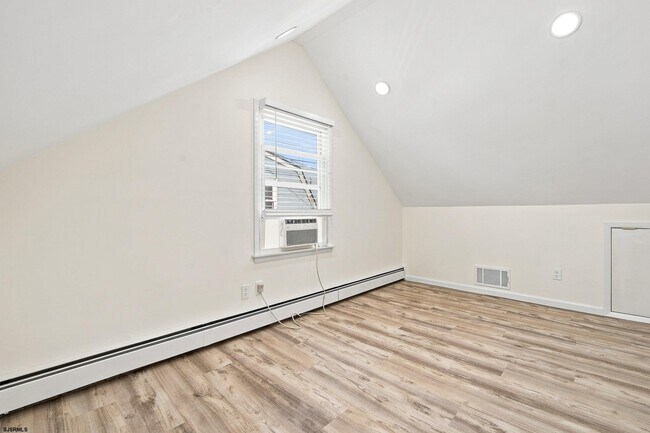 Building Photo - 526 Lafayette Blvd
