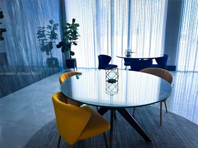 Building Photo - 3140 S Ocean Dr