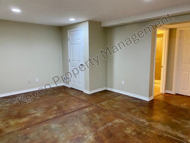 Building Photo - 1637 Westbridge Dr