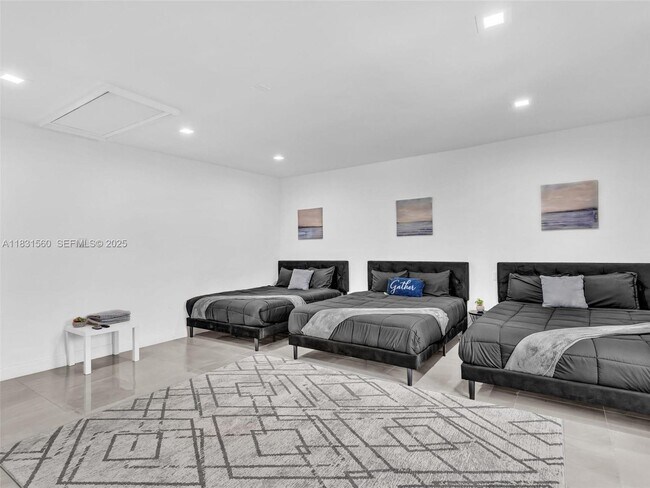 Building Photo - 413 Tamarind Dr