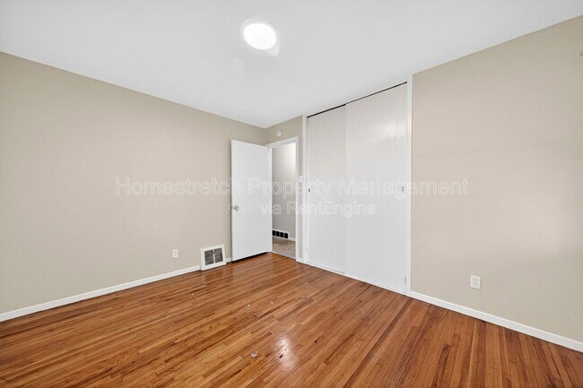Building Photo - 10409 Renfrew Dr