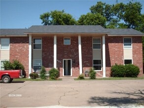 Building Photo - 605#1 - #4 Betty Jo
