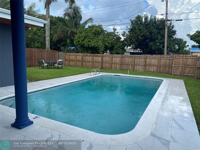 Building Photo - 4115 Madison St