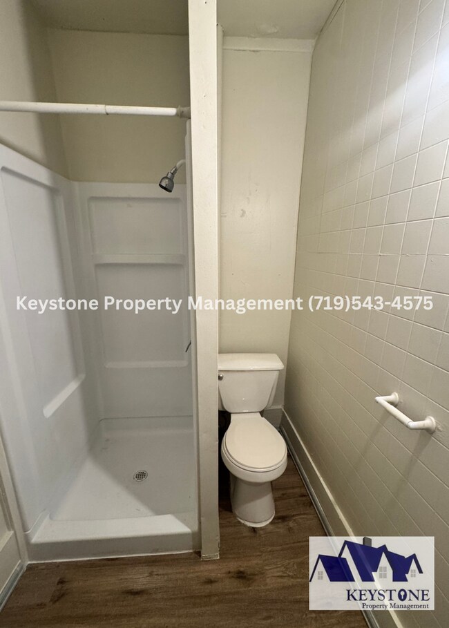 Building Photo - 1st MONTH FREE!!!  Downtown Studio Unit with Dedicated Entrance! $700/$700