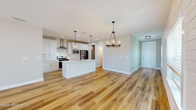 Building Photo - 257 Windermere Way