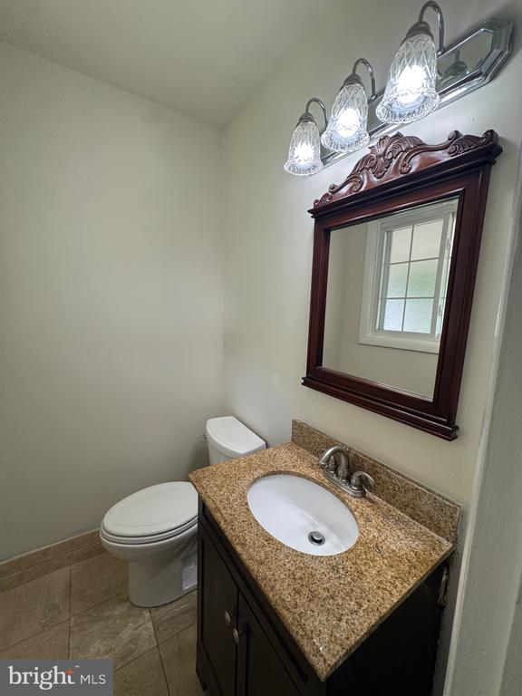 Building Photo - 7716 Bristow Dr