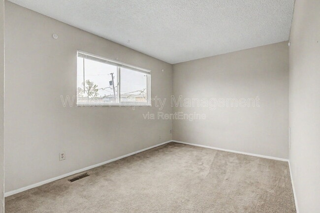 Building Photo - 8705 Santa Fe Dr