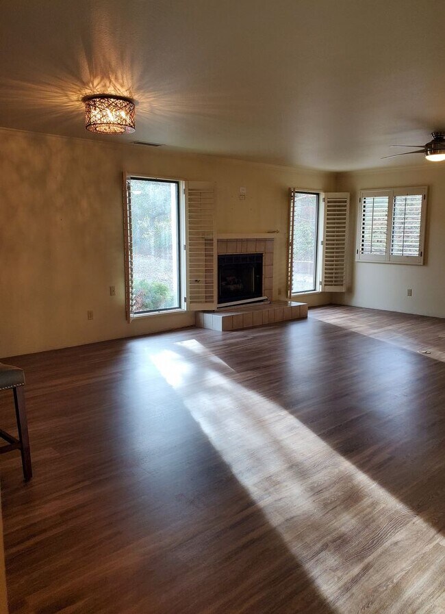 Primary Photo - Tanglewood Hills Condo