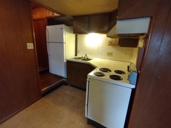 Building Photo - 126 4th St SW