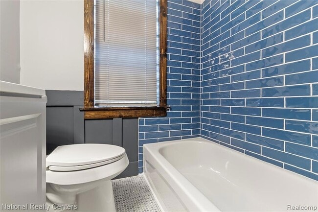 Building Photo - 767 Navahoe St