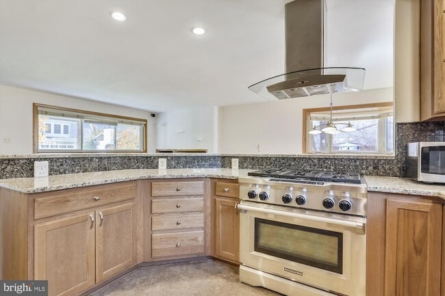 Building Photo - 6403 Tone Dr