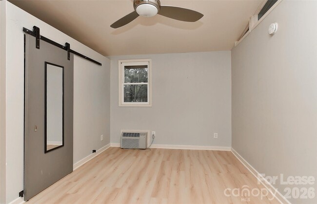 Building Photo - 3111 Spring Valley Rd