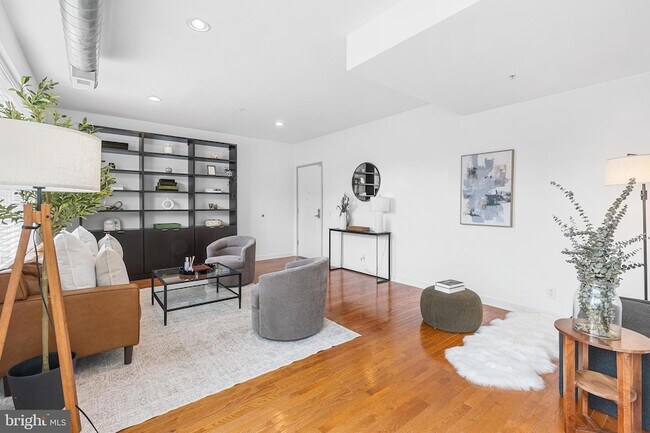 Building Photo - 712-16-716 N 2nd St