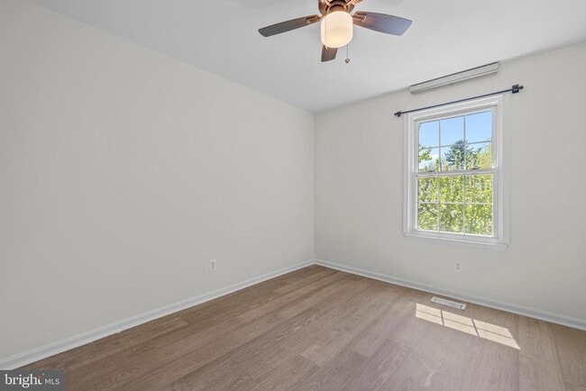 Building Photo - 1095 Travis Ln