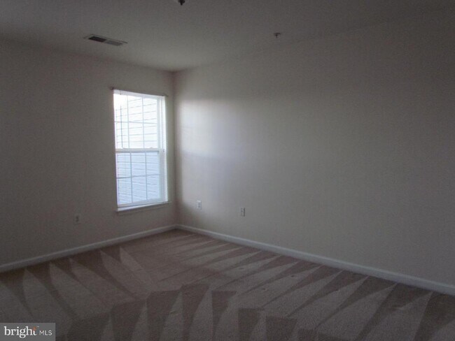 Building Photo - 46010 Saltmarsh Dr