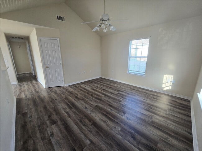 Building Photo - 102 Wilson St