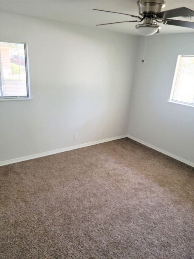 Building Photo - 3550 Lazy Ln