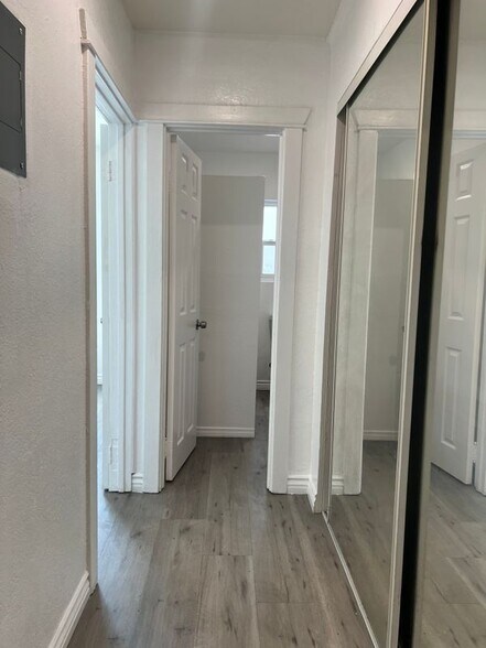 Building Photo - 720 N Guadalupe Ave