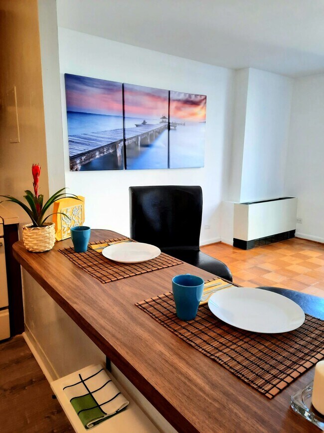 Building Photo - 1260 21st St NW