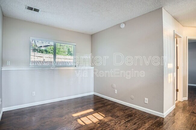 Building Photo - 4675 S Dillon Ct