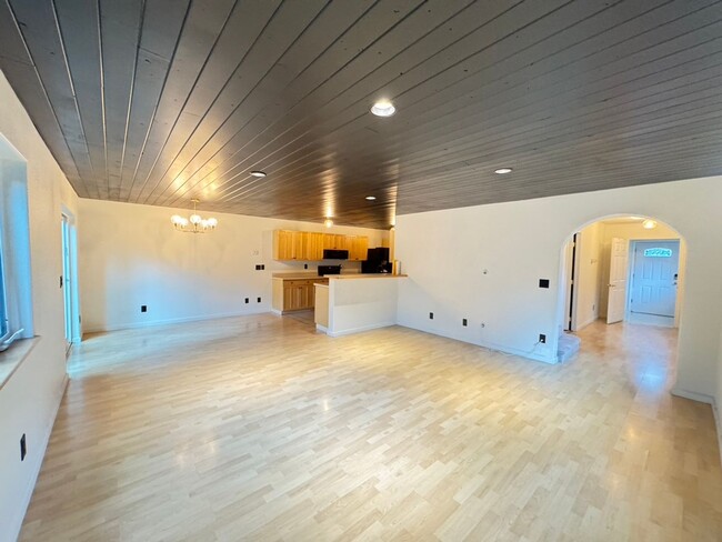 Building Photo - 44 Trinidad Dr